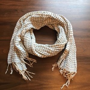 Blue and white cotton crinkly scarf